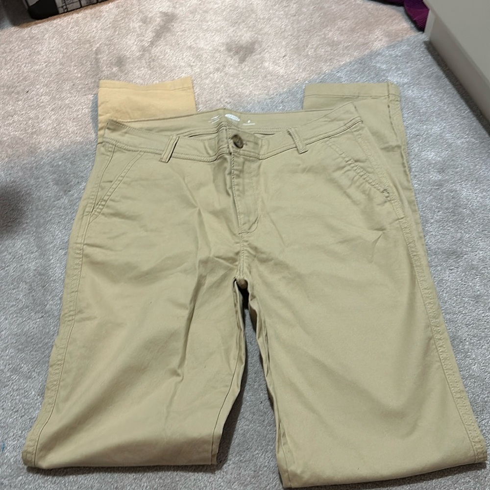 Women’s size 8 tall Old Navy Khakis. Perfect used condition.